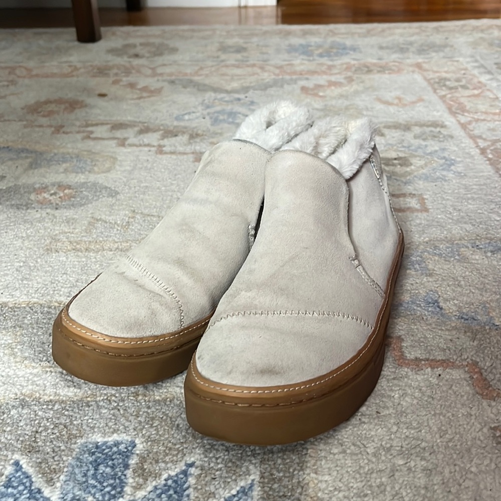 Tom’s Fur sneakers